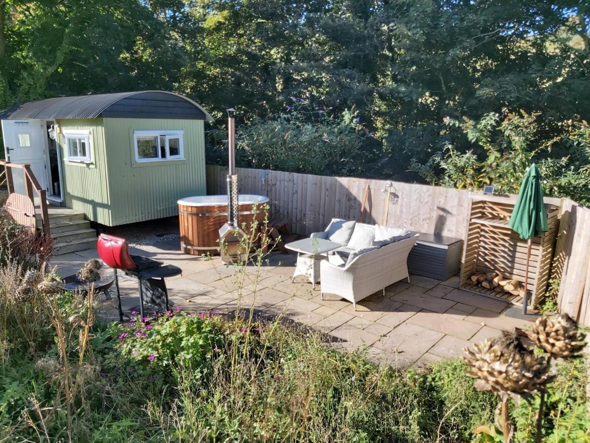 Penlea Retreat Luxury Coastal Shepherds Hut 5 Minute Walk To Pubs And Village Holiday home *
